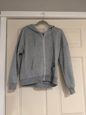 Women’s Gray Zip Up Hoodie